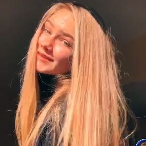 Meet your Posher, Avery